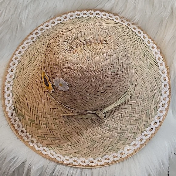 Handmade Sunflower Straw Hat UV Protection - Picture 4 of 5